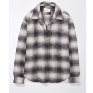 American Eagle Outfitters Black and White Plaid Button Down Shirt